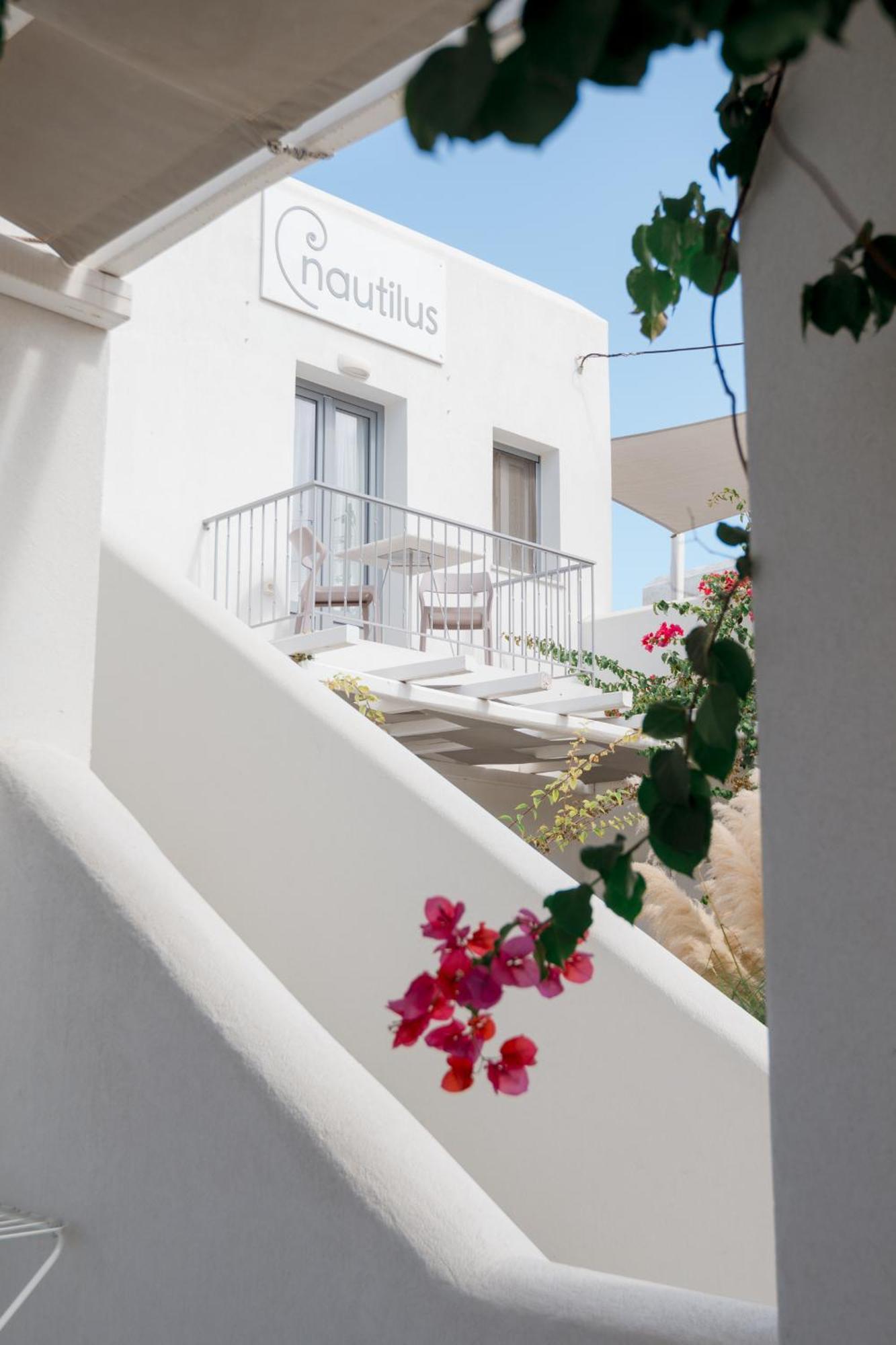 Nautilus Apartments-Suites Páros Eksteriør billede