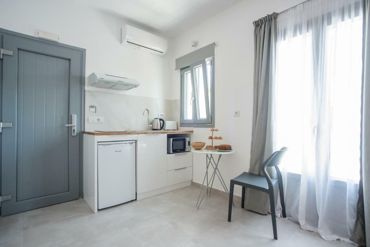 Nautilus Apartments-Suites Páros Eksteriør billede