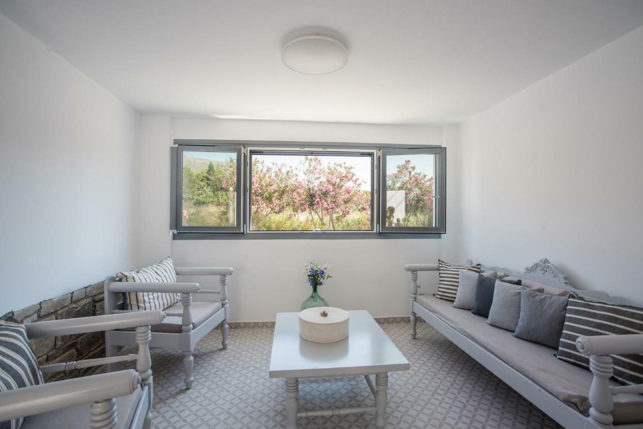 Nautilus Apartments-Suites Páros Eksteriør billede