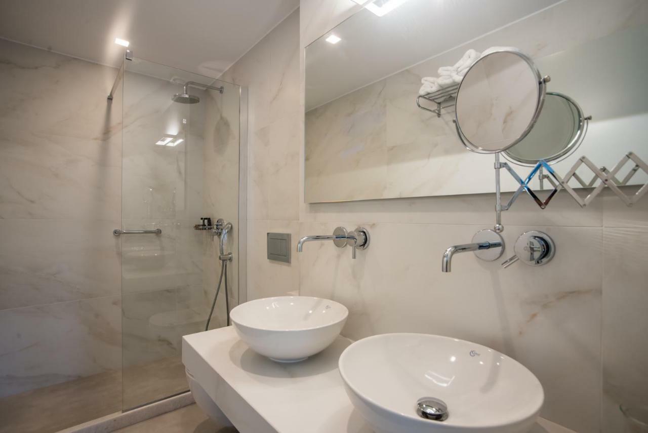 Nautilus Apartments-Suites Páros Eksteriør billede